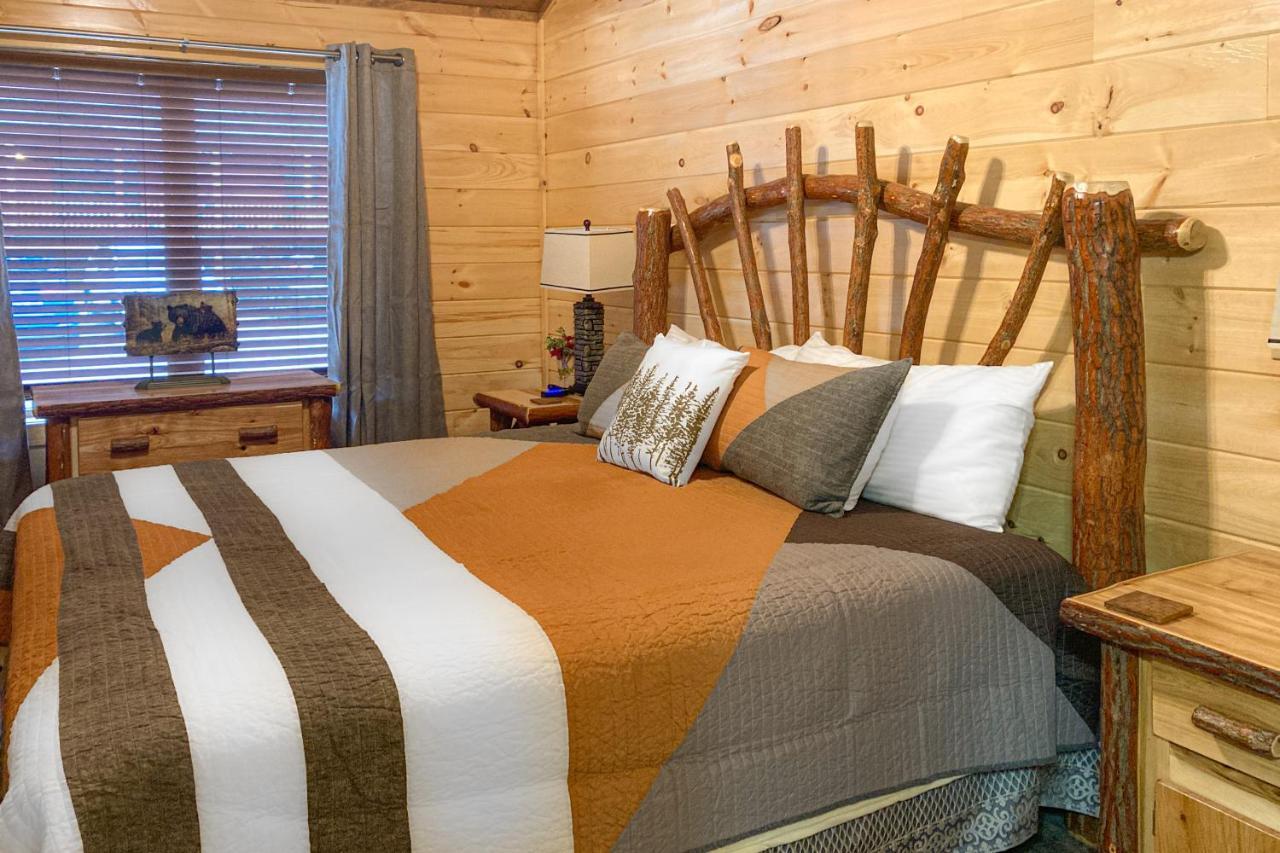 The Lazy Bear Villa Pigeon Forge Dış mekan fotoğraf